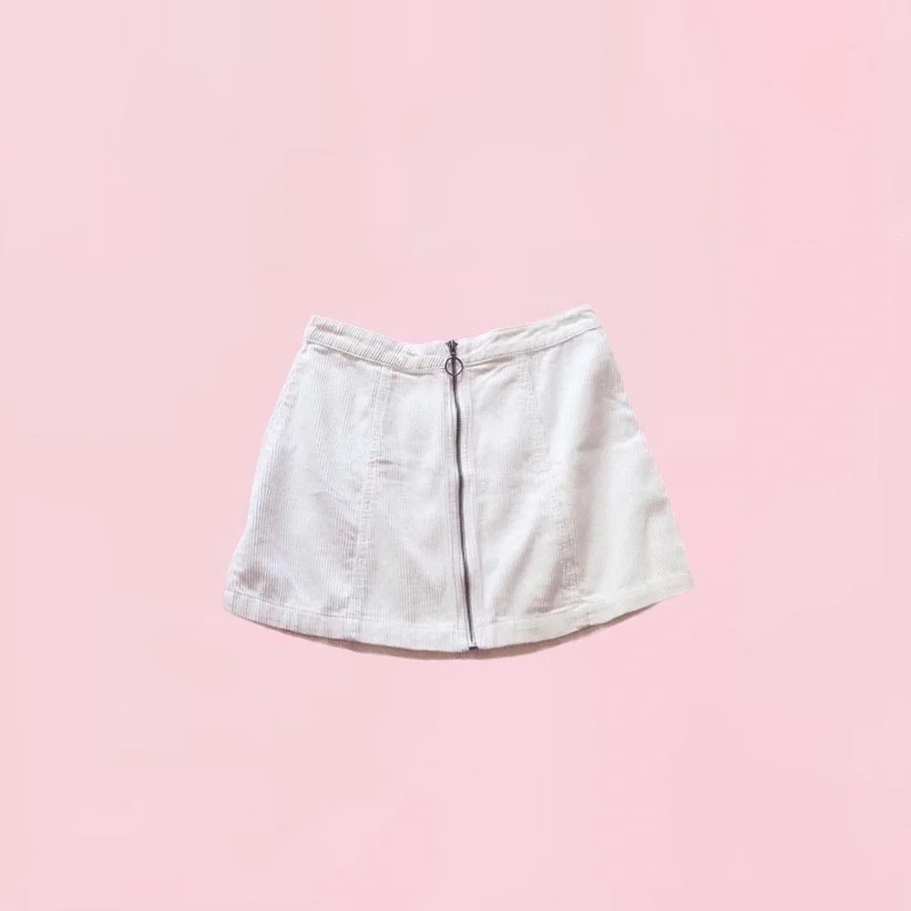 3 for $25 : forever 21 ⋆ off white corduroy skirt